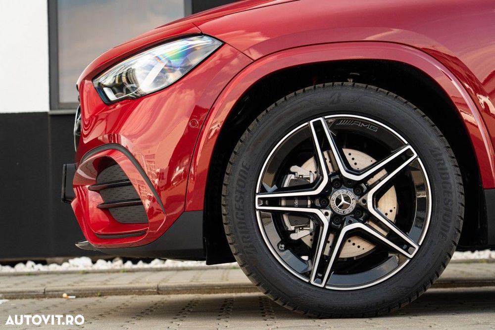 Mercedes-Benz GLA - 8