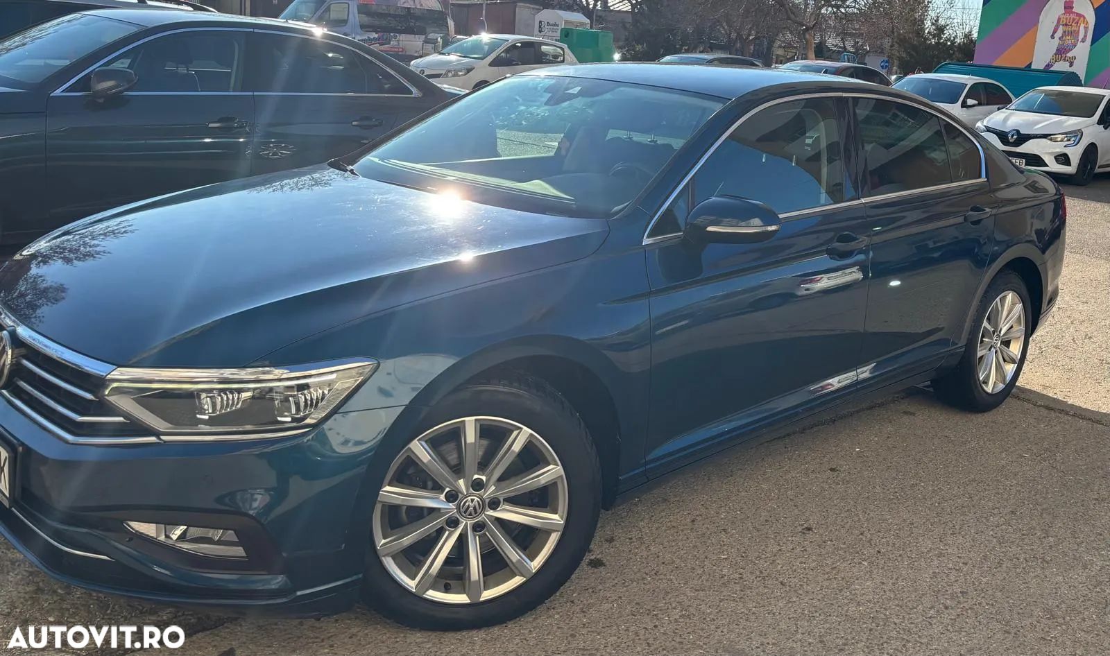 Volkswagen Passat - 1