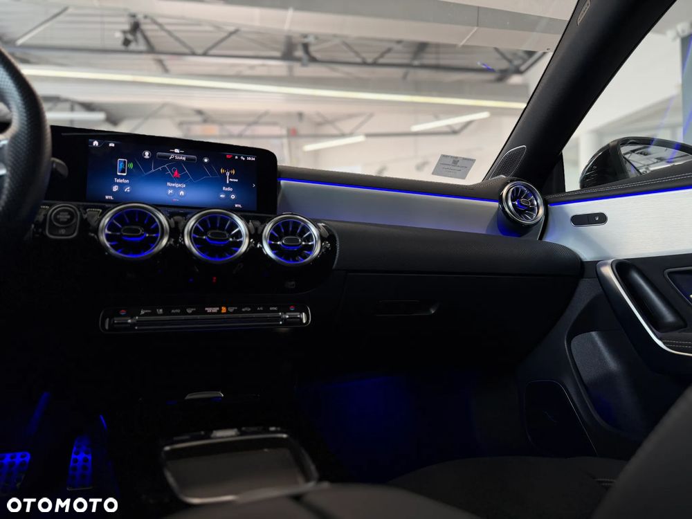 Mercedes-Benz CLA 200 Edition 1 7G-DCT - 13