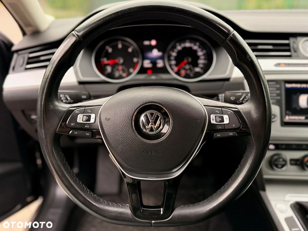 Volkswagen Passat 2.0 TDI BMT Comfortline - 14