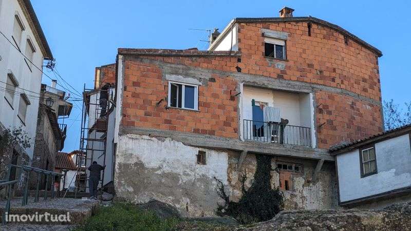 Vendo Moradia Nova no coração de santa Comba Dão - Grande imagem: 2/11