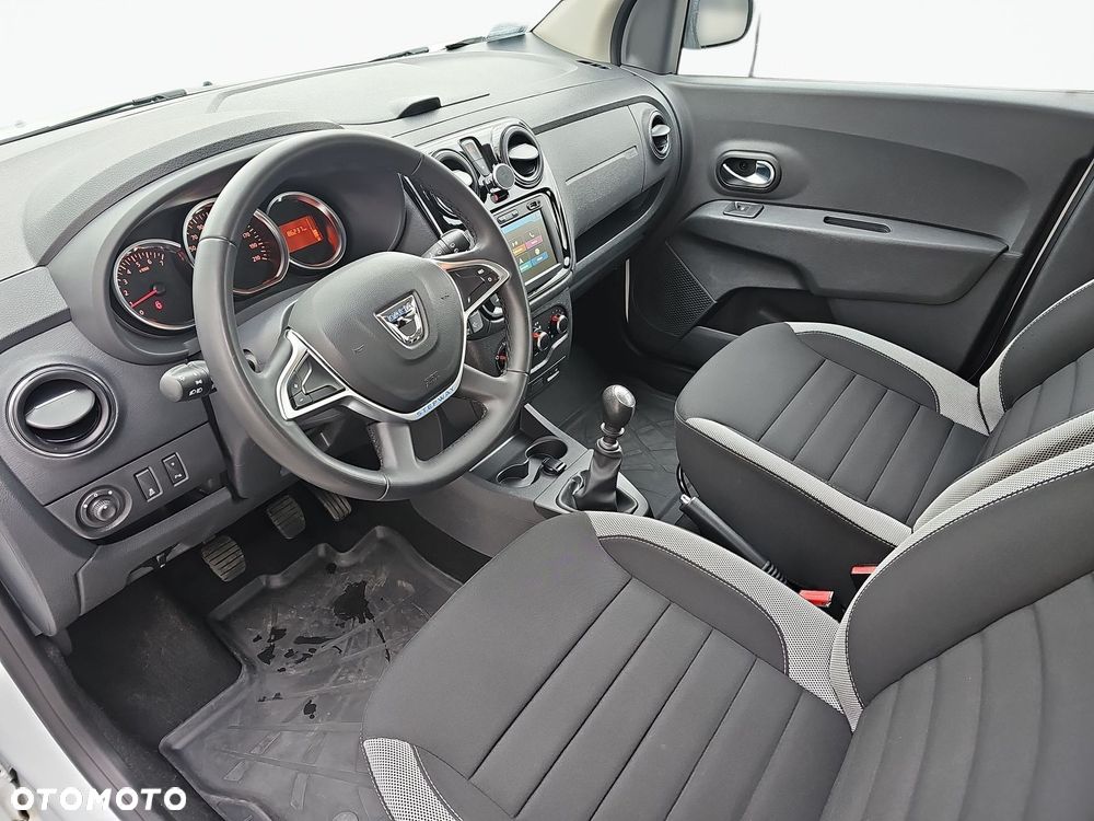Dacia Lodgy 1.5 Blue dCi Stepway S&S - 11