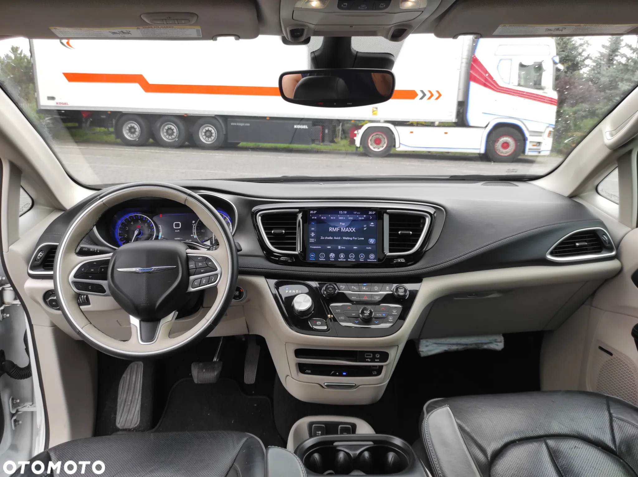 Chrysler Pacifica - 25