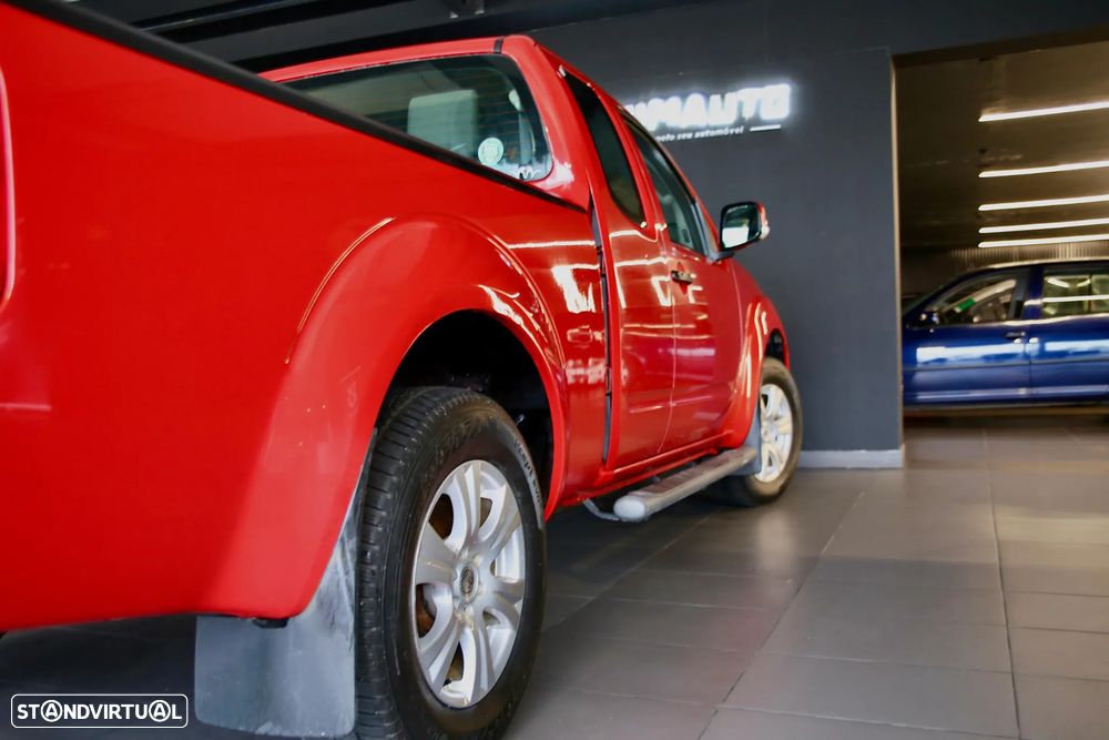 Nissan Navara 2.5 dCi CD LE Hi-Tech 4WD - 7