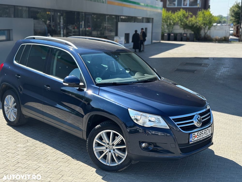 Volkswagen Tiguan - 1