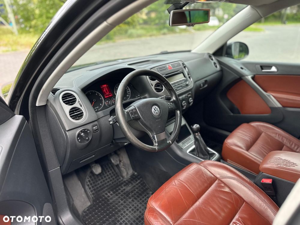 Volkswagen Tiguan - 10