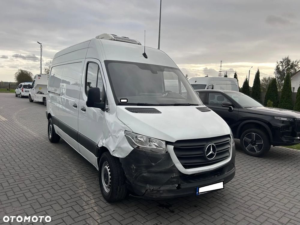 Mercedes-Benz Sprinter - 16