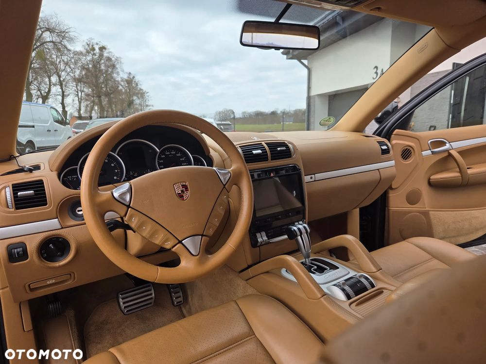 Porsche Cayenne - 24