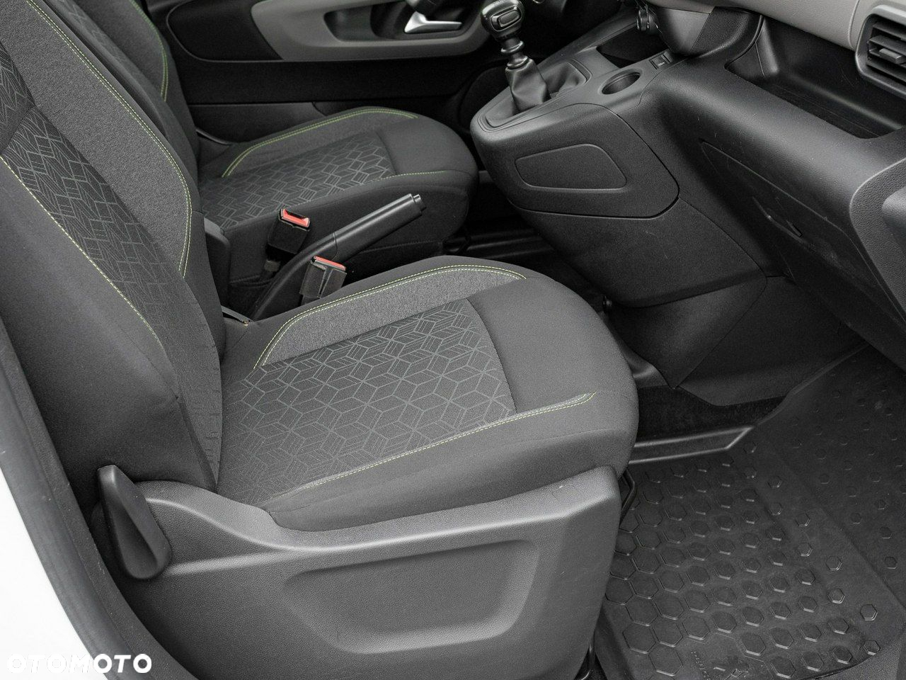 Peugeot Rifter 1.2 PureTech Active S&S - 25