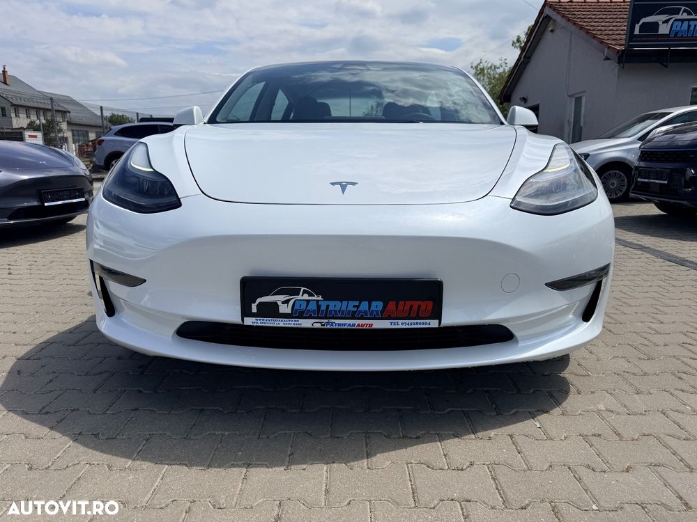 Tesla Model 3 - 5
