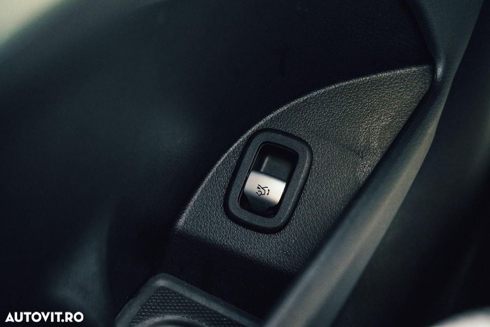 Mercedes-Benz GLC - 25