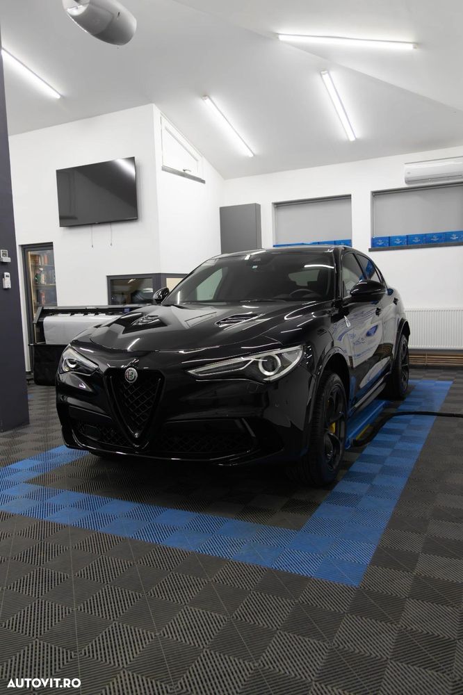 Alfa Romeo Stelvio V6 2.9 Bi-Turbo AT8-Q4 Quadrifoglio - 2