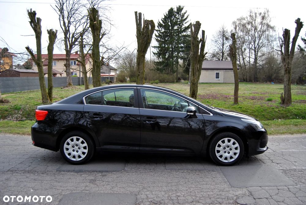Toyota Avensis 1.6 Sol - 18