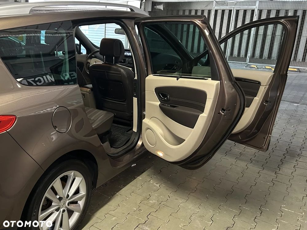 Renault Scenic 1.6 dCi Energy Privilege - 19