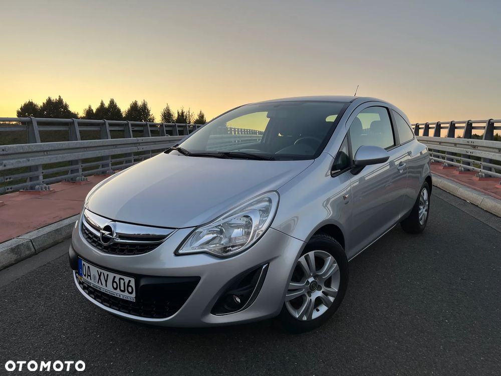 Opel Corsa 1.2 16V Cosmo - 4