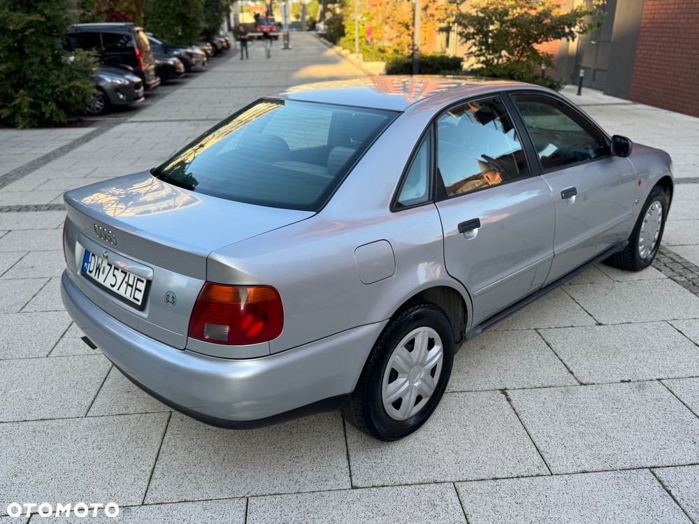 Audi A4 Limousine - 5