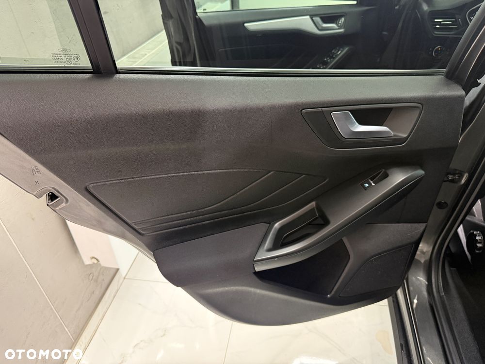 Ford Focus 1.0 EcoBoost Hybrid TITANIUM - 14