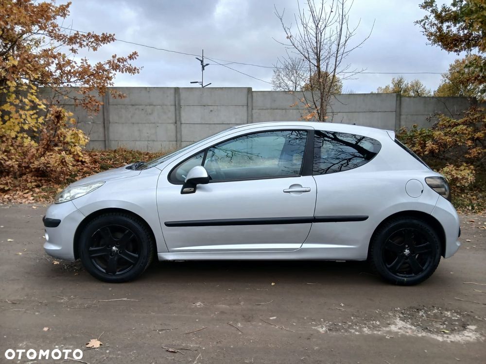 Peugeot 207 - 6