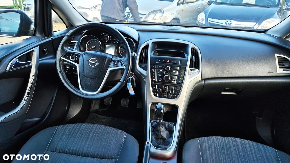 Opel Astra 1.4 Turbo Exklusiv - 34