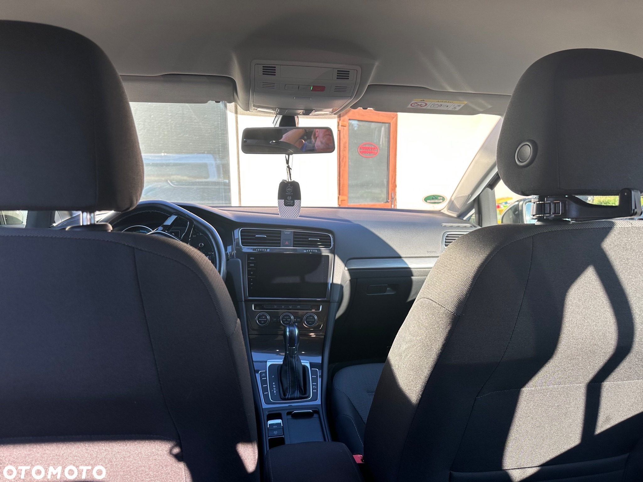 Volkswagen Golf e-Golf - 22