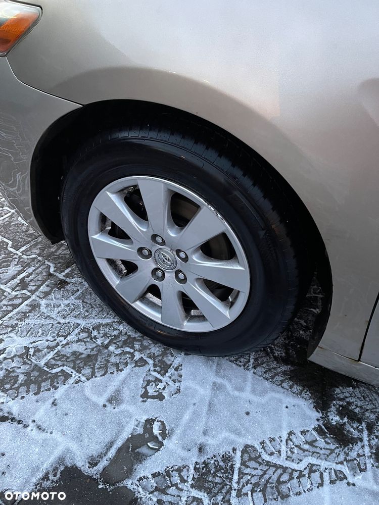 Toyota Camry - 16