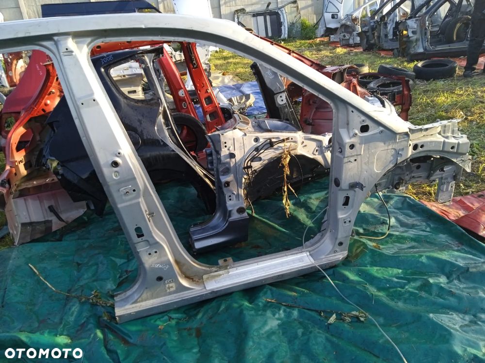 RAMA PRÓG ZE SŁUPKIEM RENAULT SCENIC II 2 - 2