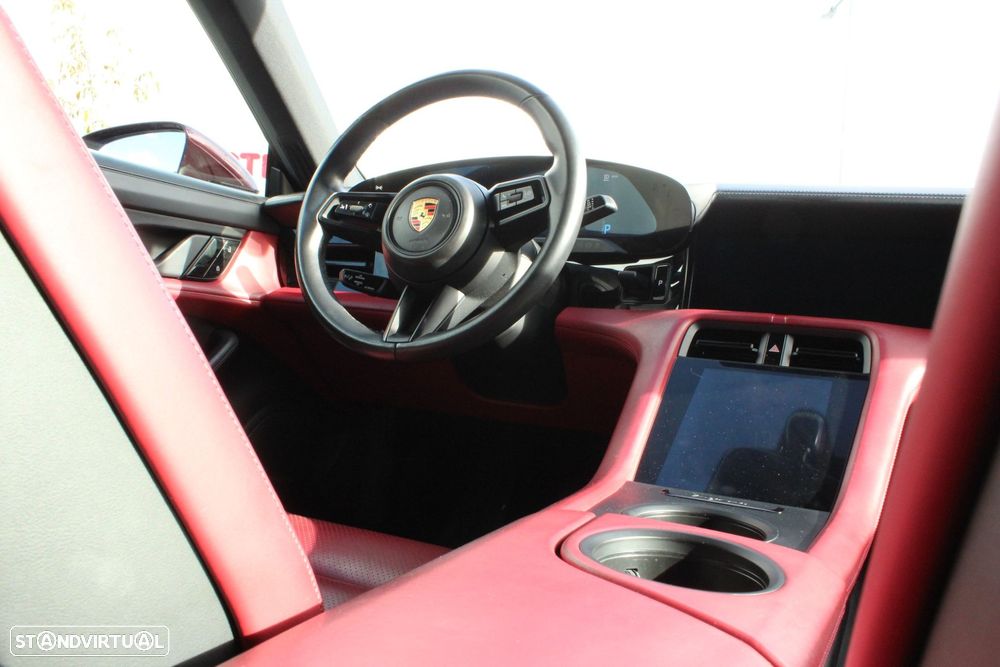 Porsche Taycan 4S - 23