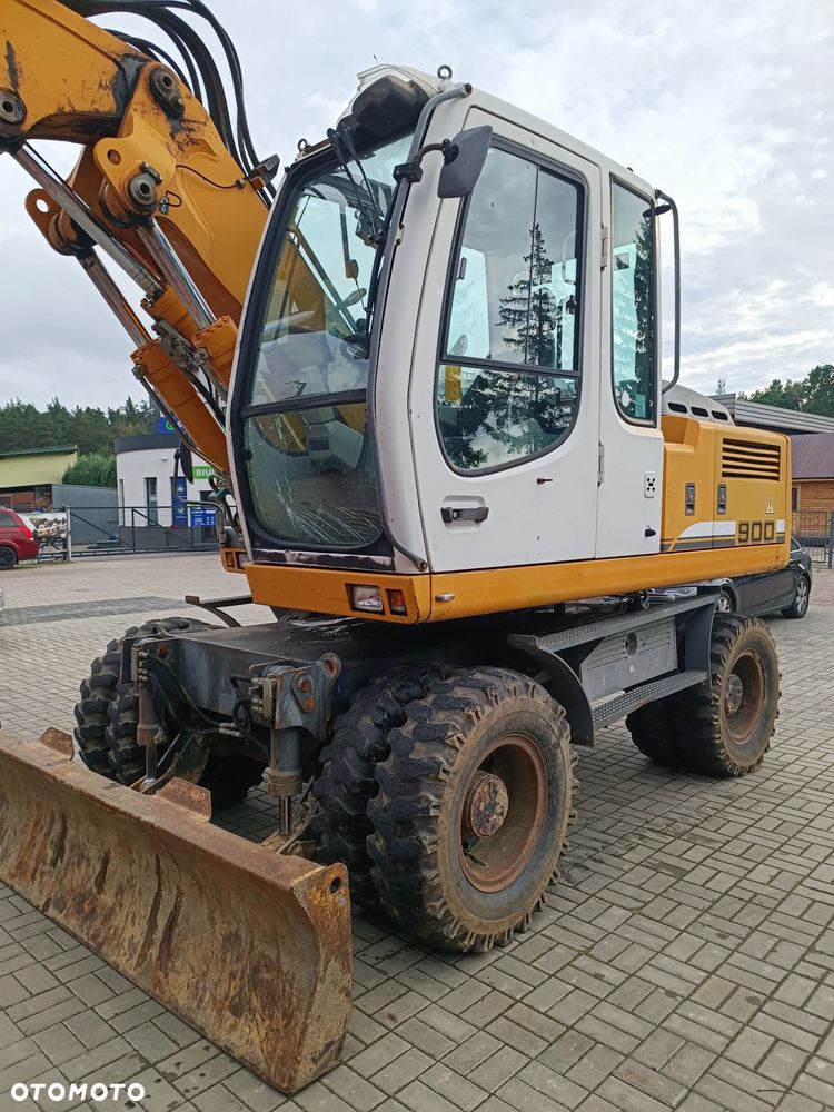 Liebherr A 900 C - 4