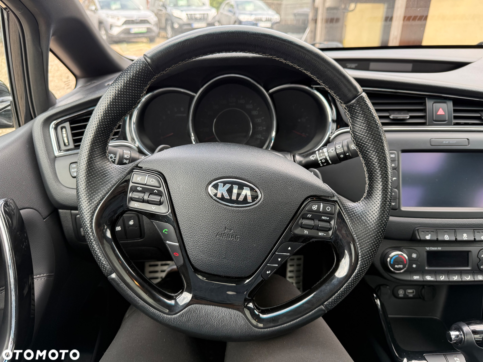 Kia Ceed - 22