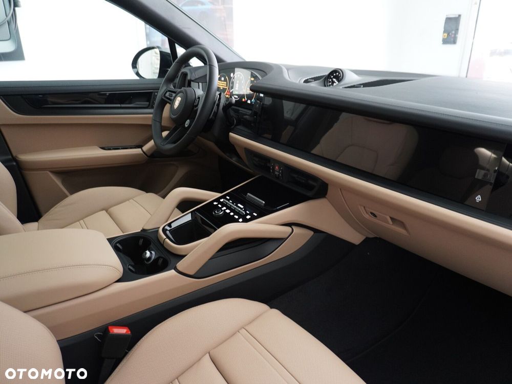 Porsche Cayenne E-Hybrid PHEV Black Edition - 31