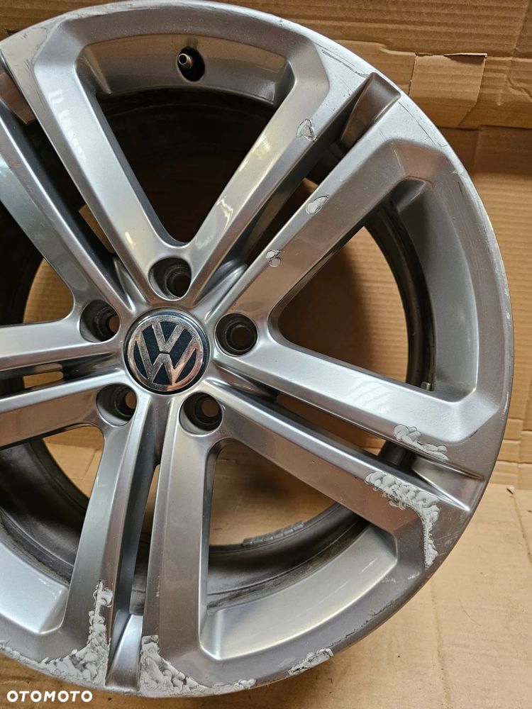 (F55) Volkswagen OE passat B7 / 3AA 601 025M / 8Jx18 ET44 5x112 - 3