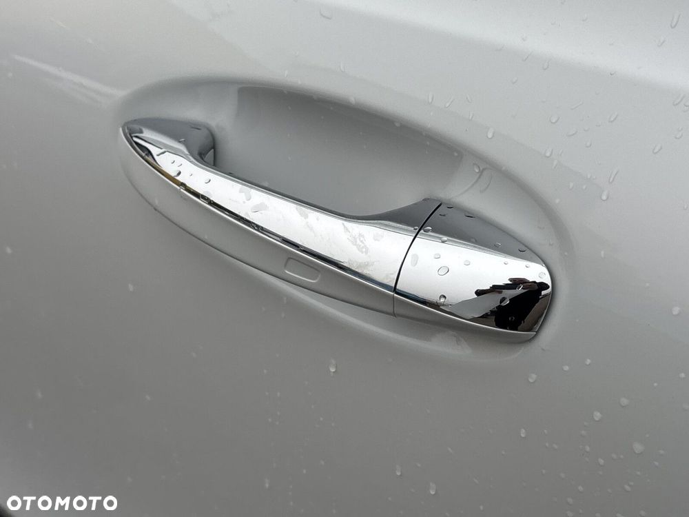 Mercedes-Benz GLB 200 4-Matic AMG Line 8G-DCT - 12