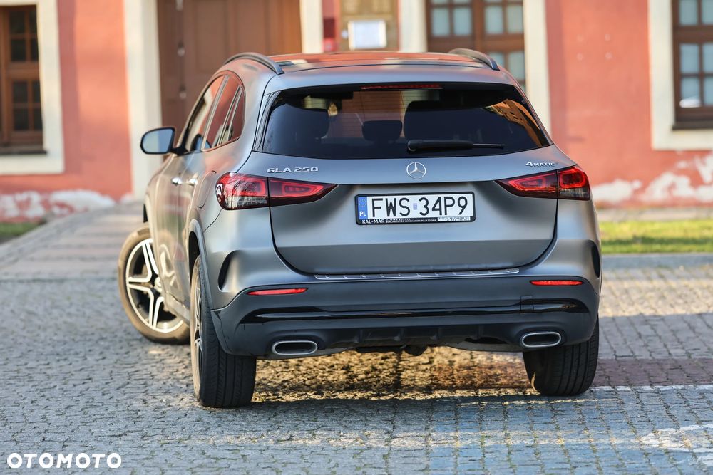 Mercedes-Benz GLA 250 4Matic 8G-DCT AMG Line - 9