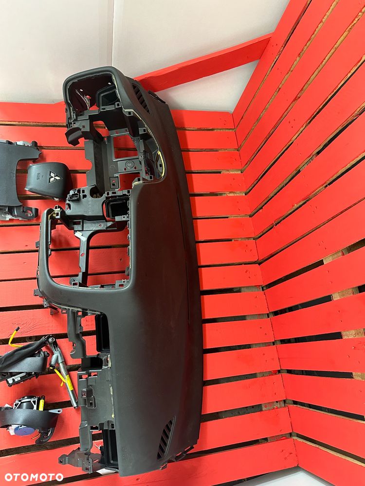 DESKA ROZDZIELCZA konsola kokpit pulpit poduszki airbag pasy KOMPLET ORYGINALNY Mitsubishi Outlander 3  Komplet  GDYNIA - 2