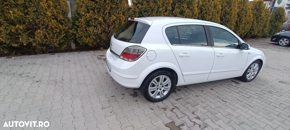 Opel Astra 1.6 - 8
