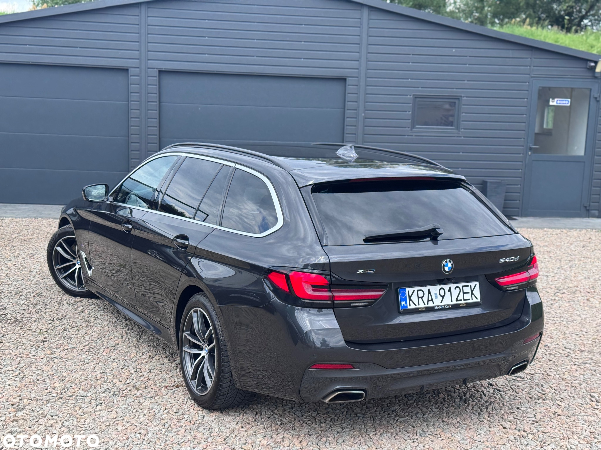 BMW Seria 5 540d xDrive Touring M Sport Edition - 13