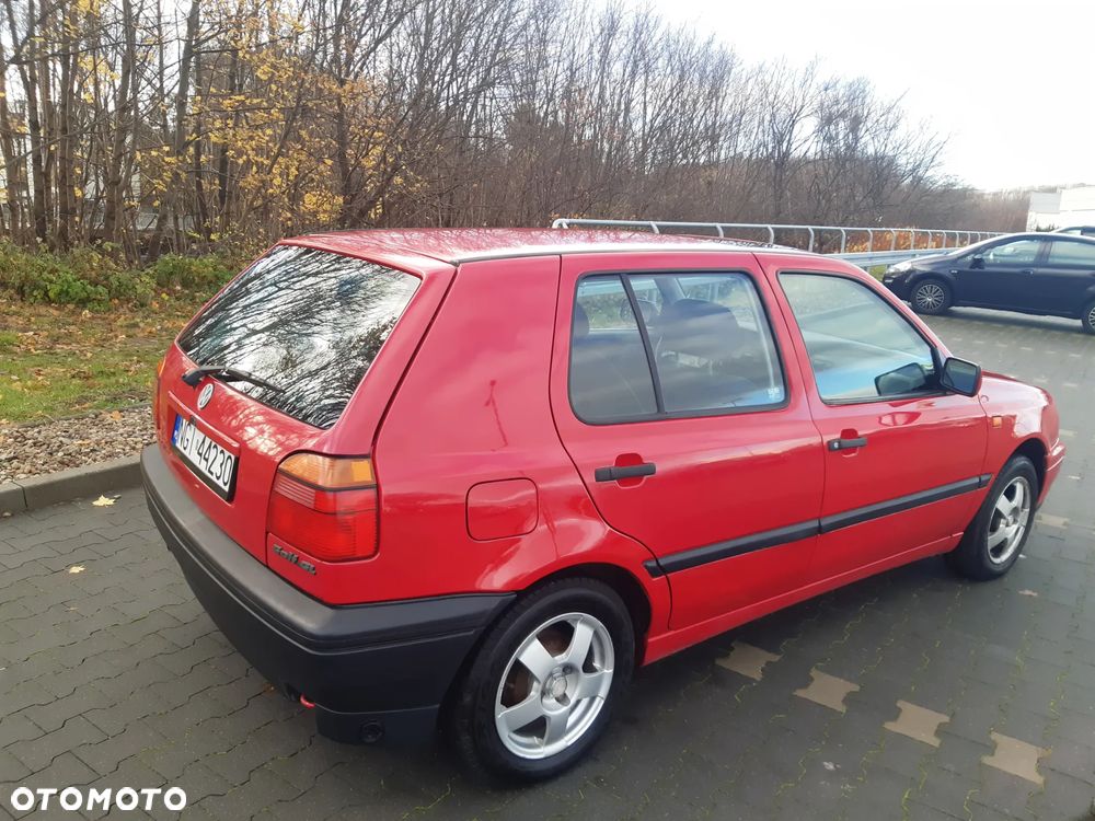 Volkswagen Golf 1.8 CL - 9