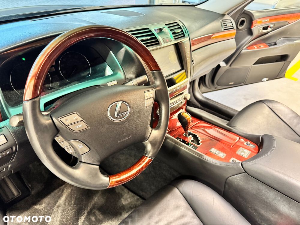 Lexus LS - 30