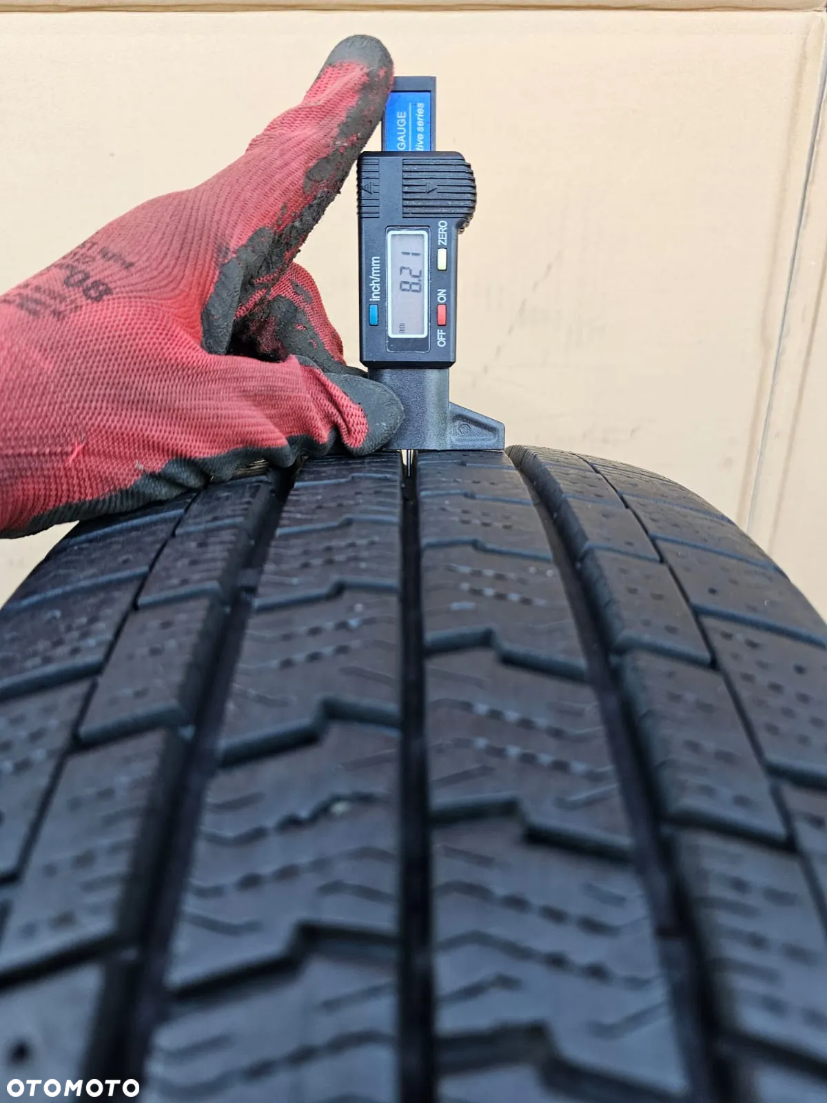 (O83) 215/65R15C 104/102T 8,2mm 15r BUS / GoodYear Cargo UltraGrip Cug-2 - 3