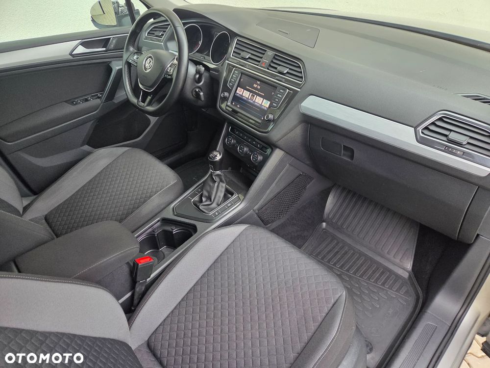 Volkswagen Tiguan - 10