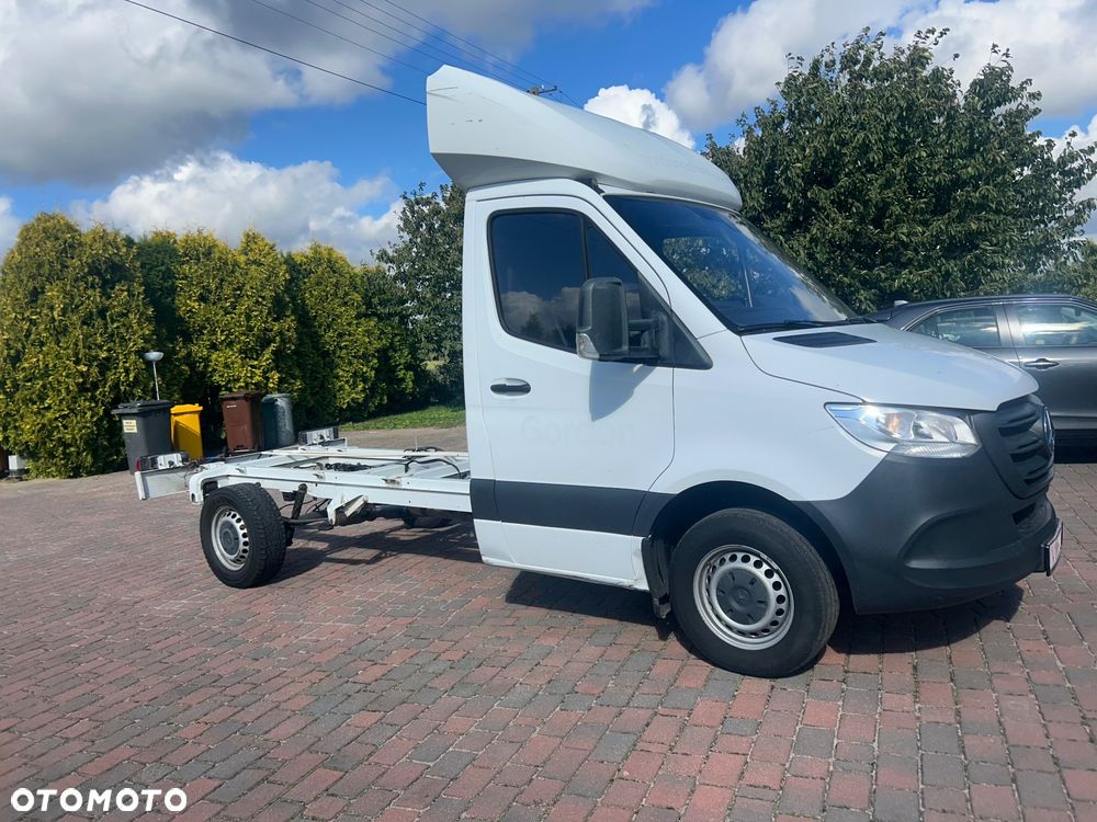 Mercedes-Benz Sprinter - 2