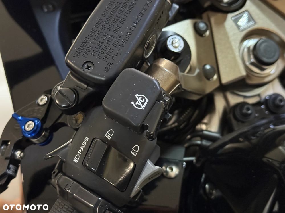 Honda VFR - 21