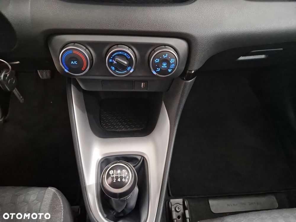 Toyota Yaris - 21