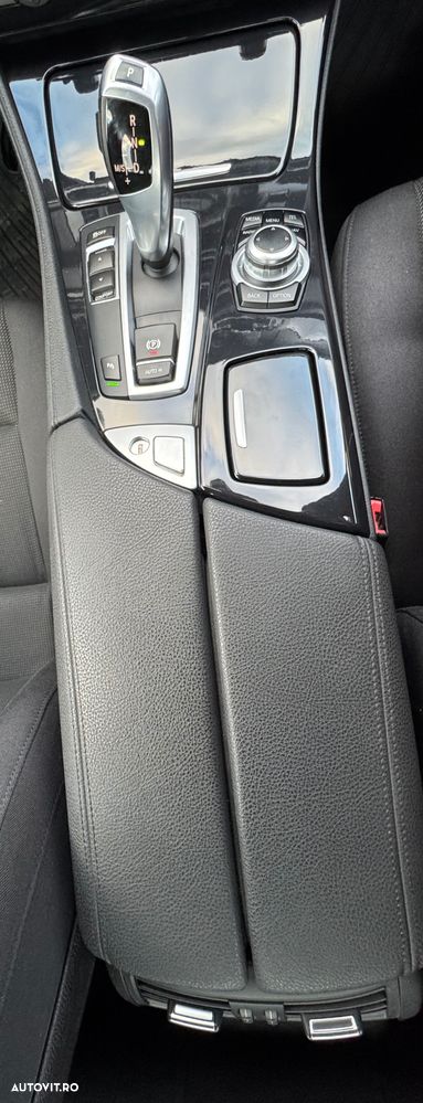 BMW Seria 5 520i Aut. Modern Line - 9