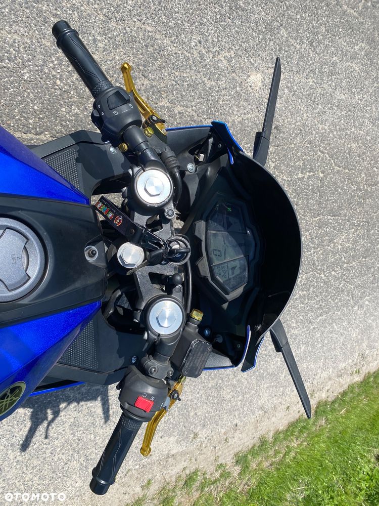 Yamaha YZF - 5
