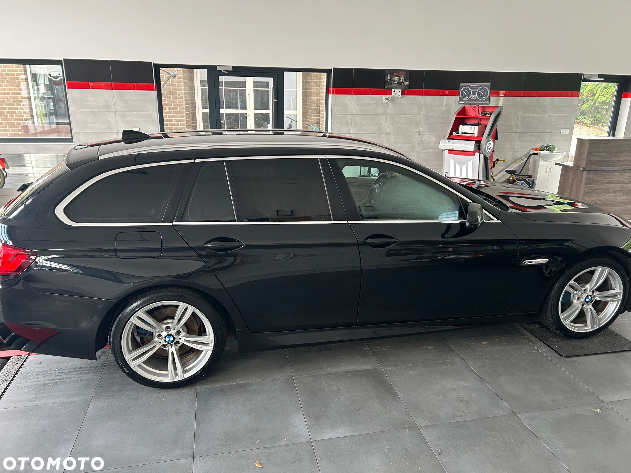 BMW Seria 5 520d Touring Edition Fleet Sport - 10