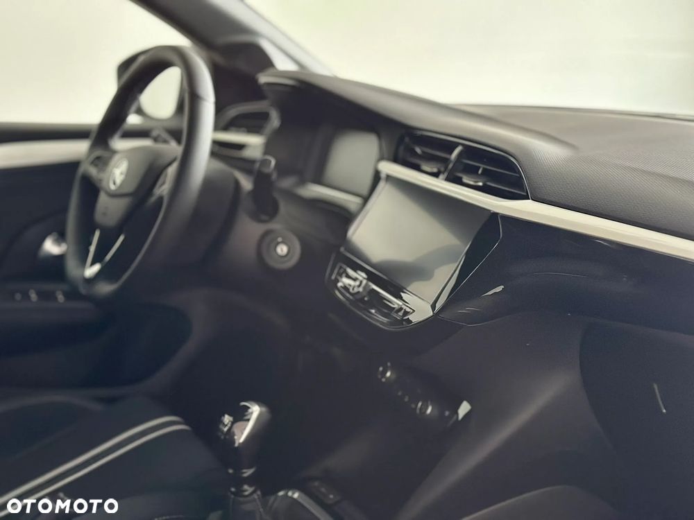 Opel Corsa 1.2 GS S&S - 9