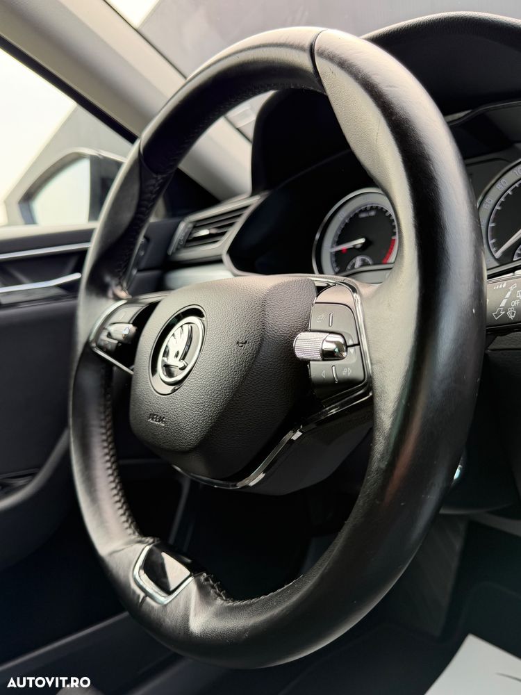 Skoda Superb 2.0 TDI DSG Active - 27