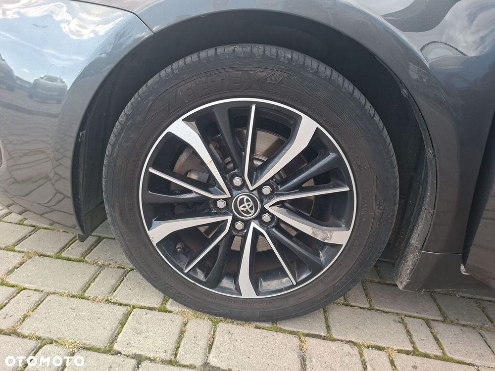 Toyota Avensis 2.0 D-4D Premium - 16
