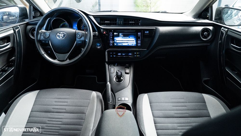 Toyota Auris Touring Sports 1.8 HSD Comfort+Navi - 24